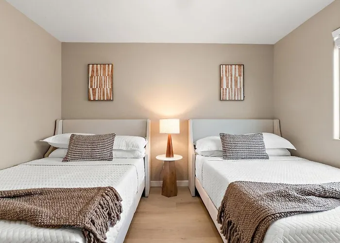 Chill And Relax Luxury Retreat With Pool Game And Steam Holiday home