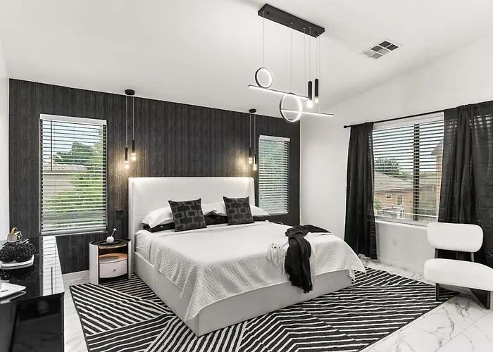 Chill And Relax Luxury Retreat With Pool Game And Steam Holiday home